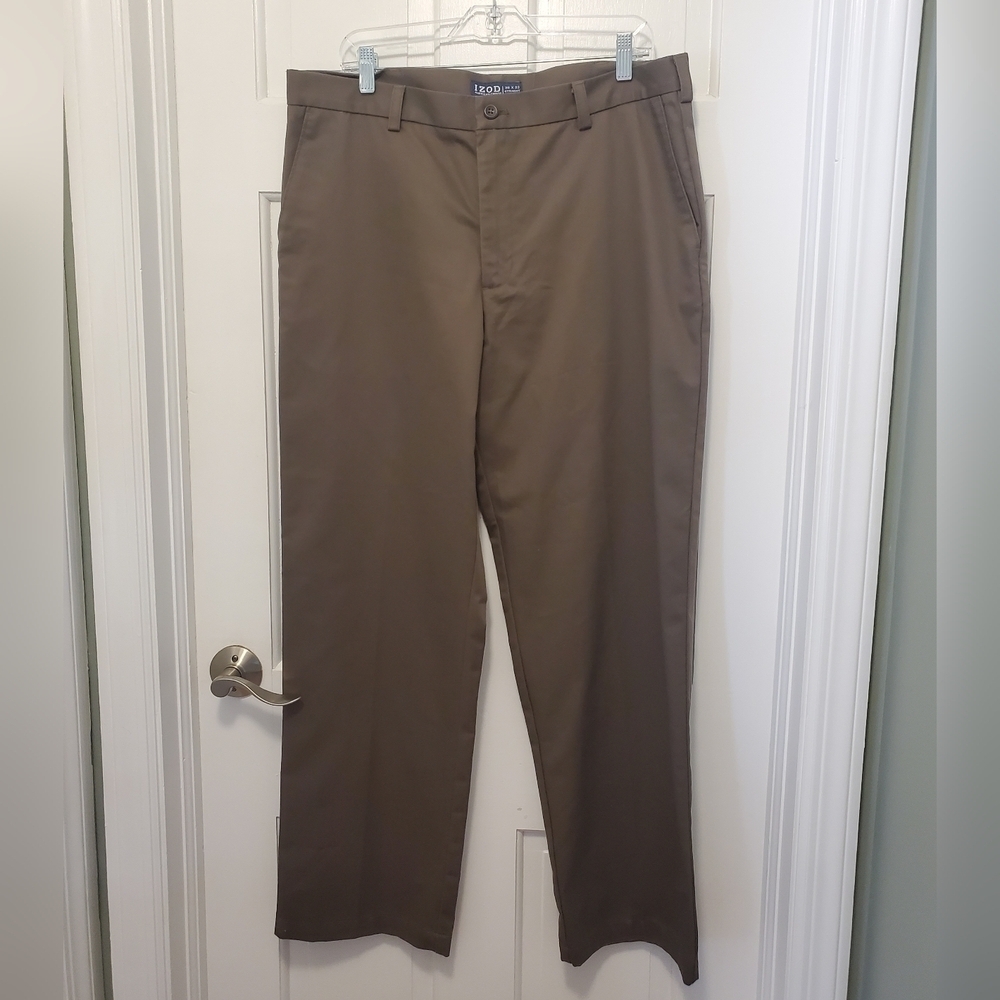 IZOD Brown Chinos Flat Front Size 36W x 32L, Business Casual, Preppy